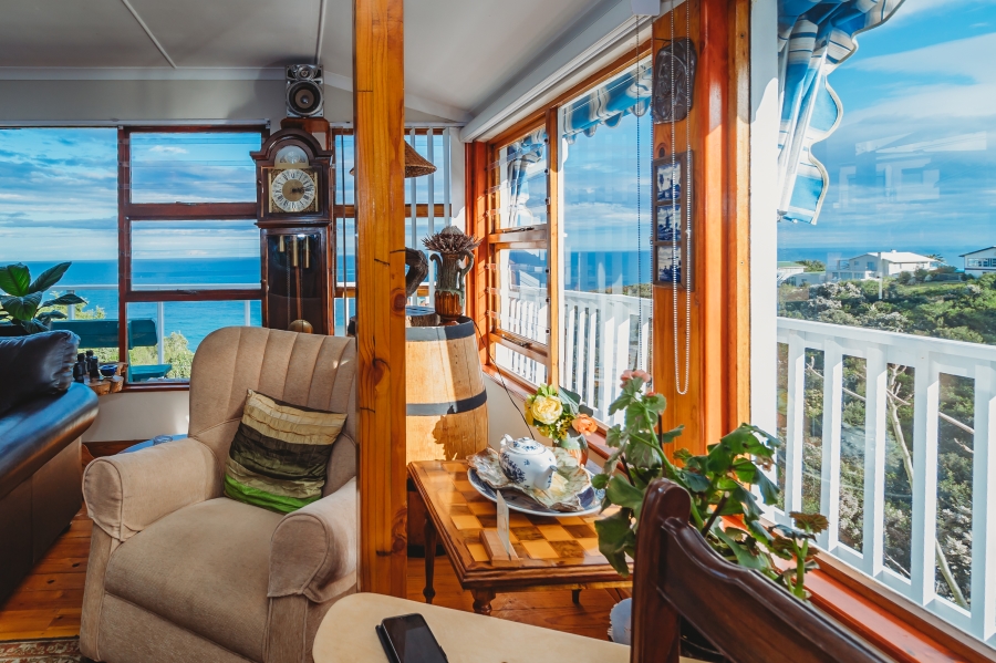 5 Bedroom Property for Sale in Herolds Bay Western Cape